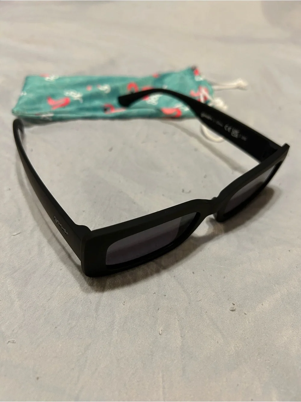 90s-Inspired Matte Black Rectangle Sunglasses